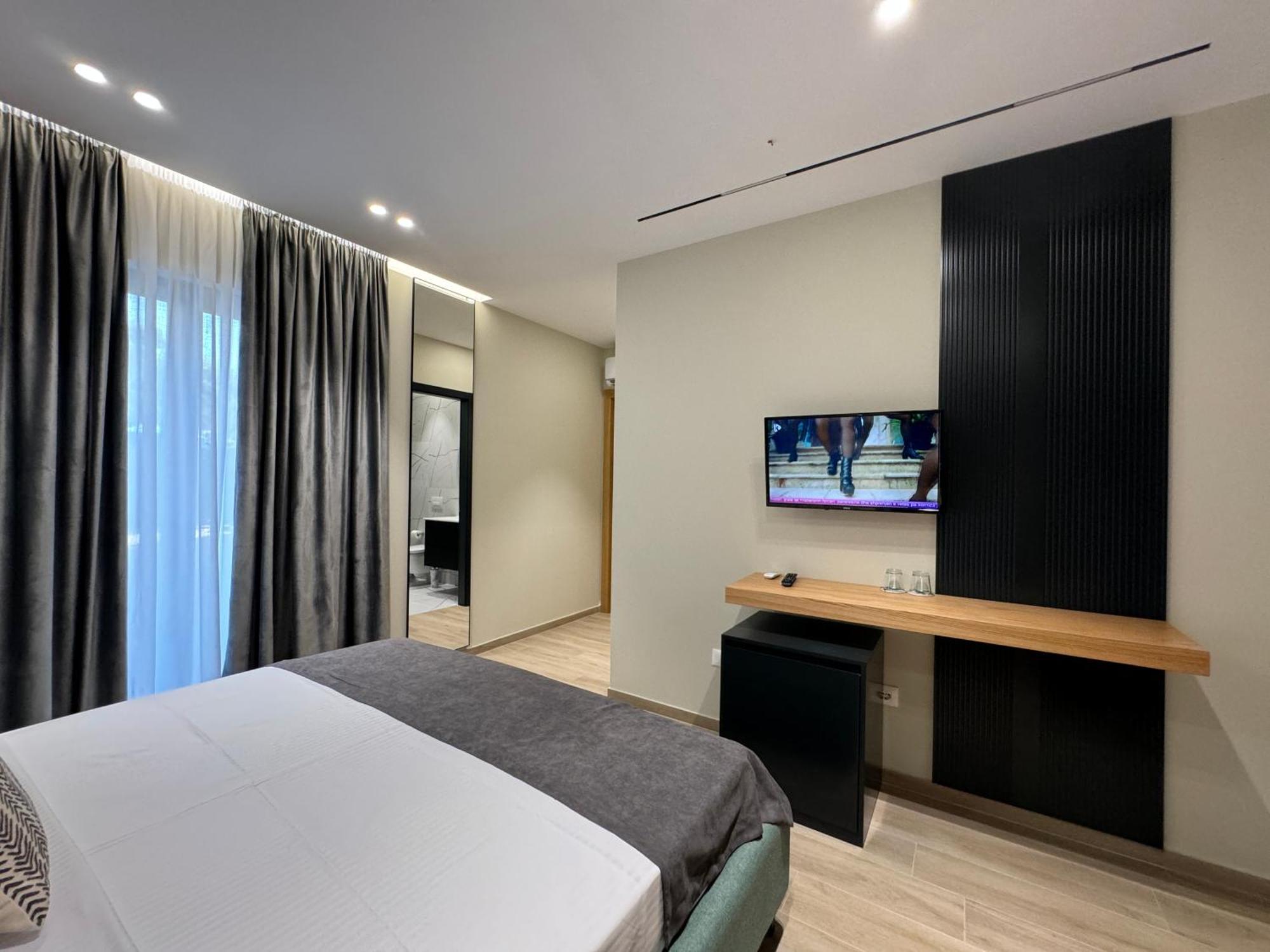 Twins Hotel Vlorë Eksteriør bilde